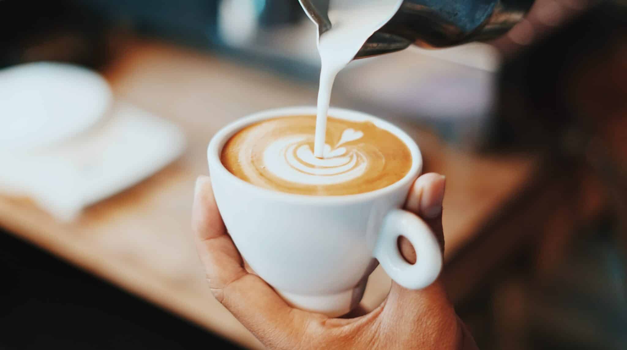 Cafe au Lait: Minuman Kopi Susu Khas Prancis yang Populer